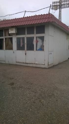 Торговый   павильйон на рынке чайка
