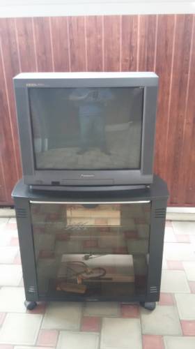 Продается  фирменный   телевизор  Panasonic  