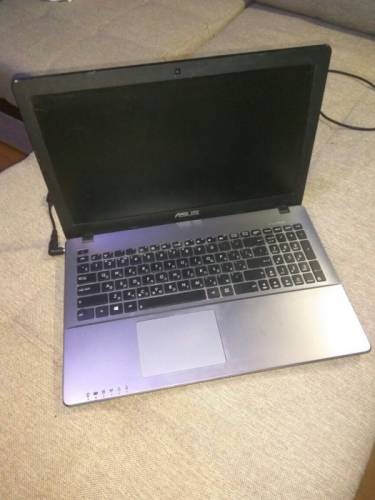 Ноут asus X550LA i5 c экраном 15.6“ 