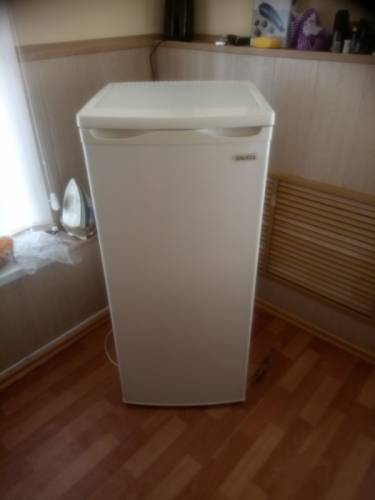 Продаю морозильную камеру