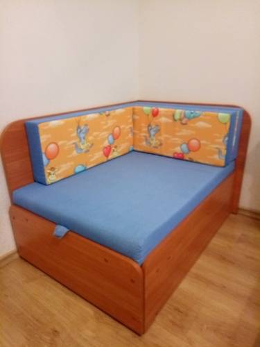 Продам софу детскую
