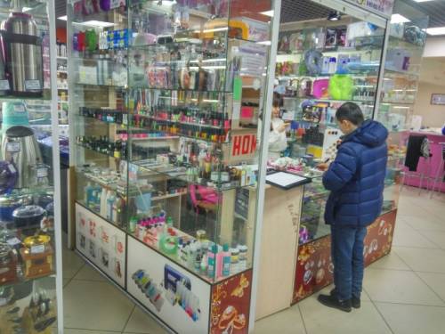 Продаю торговое оборудование (косметика, бижутерия)