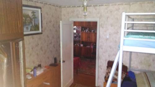 Продаю 4-х комнатную квартиру на Уралмаше в 5-ти этажном доме на 5 эт.