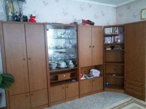 Продам мебельную стенку 