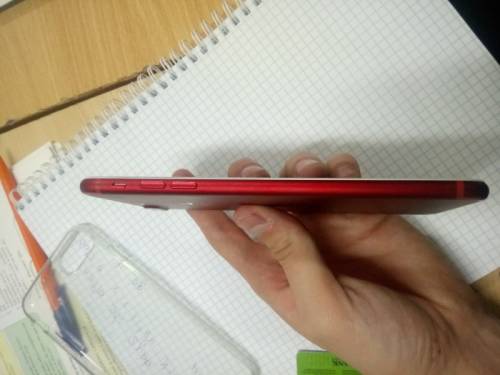 Продам iPhone 7  32gb Red
