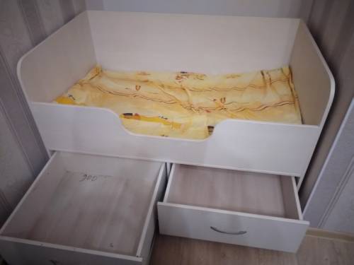Детская кровать со шкафчиками