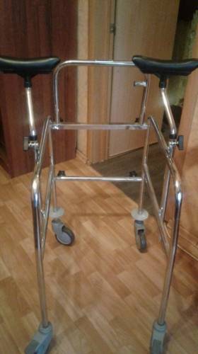 Продам ходунки для взрослых