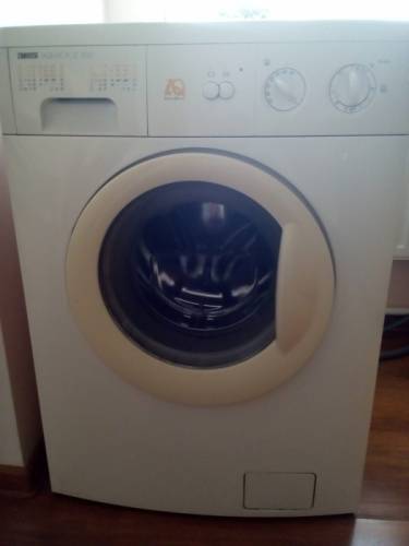 Стиральная машина “Zanussi“