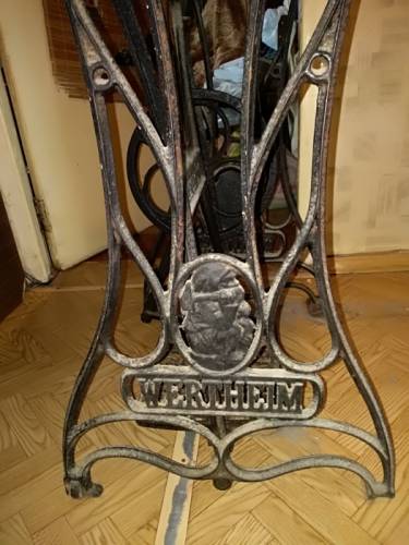 Антикварная швейная машинка wertheim  francfort 
