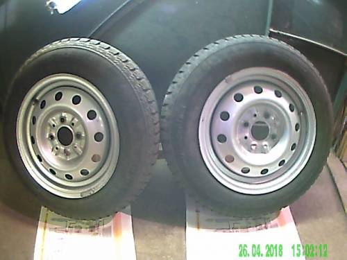 continental 175/70 R13. с дисками, балансировка. 2 - штуки (износ), торг.