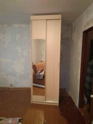 Продам шкаф с полками.