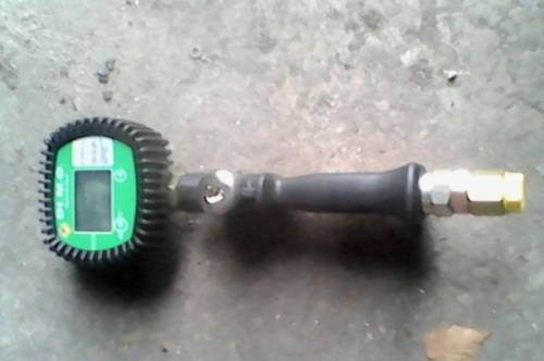 di.m.o digital oil meter