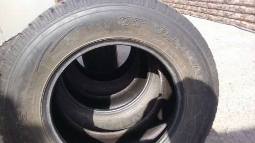 Продам шины б/у 265/65 R17