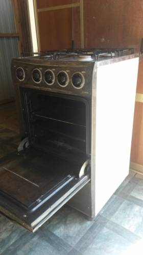 продам газовую плиту