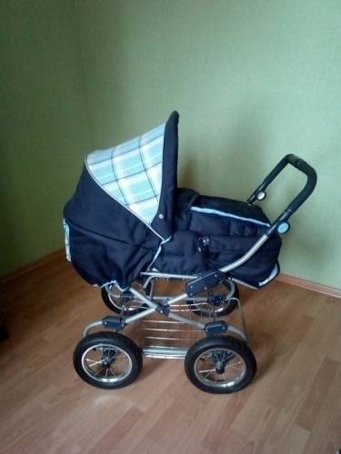 Продам не дорого детскую коляску- переноска