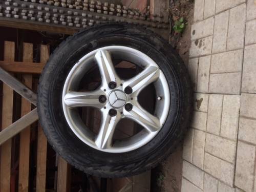 Шины всесезонные Бриджстоун 195/65R15 на литых дисках от Мерса состояние хорошее