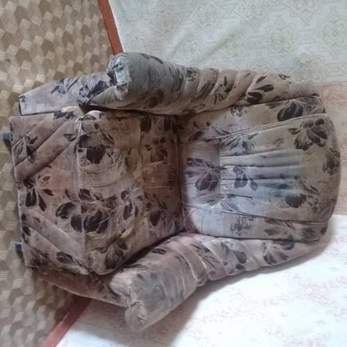 Продам 2 дивана и кресло