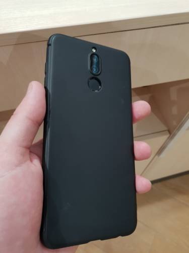 Продаю телефон Huawei Nova 2i
