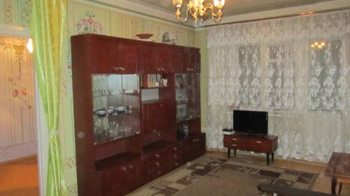 Продаю 3 комн. кв-ру, Орджоникидзе, Российская, 38А, 3/5к; 62/42/6 Цена 2600000