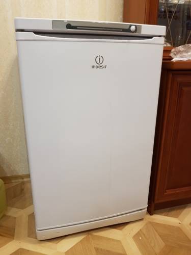 Морозильник indesit sfr100