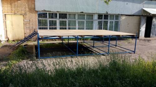 продам б.у сценический подиум 6х4