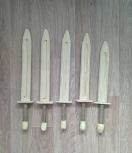 продаю игрушки из дерева.