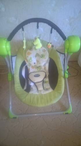 Продам детские качели Babycare