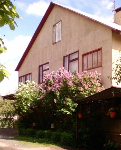 Сдаётся дом (376 м.кв.)с участком 0,15 га обустроеным ландшафтом, автогаражом