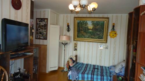 продам 2 комнатную квартиру