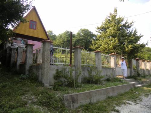подам дом и земельный участок у моря