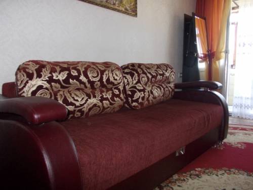 Продам диван, цвет темная вишня