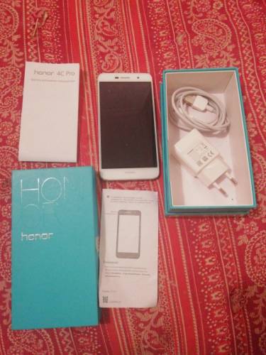 Смартфон honor 4C Pro белый 