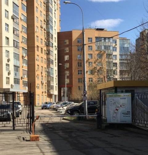 Сдам машиноместо  в Москве