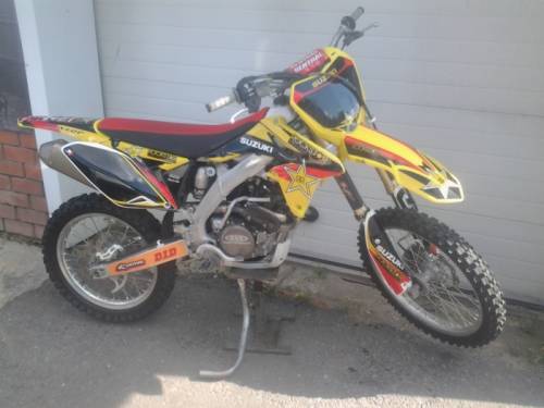 продам кроссовый мотоцикл  suzuki rmz 250   год выпуска  2013