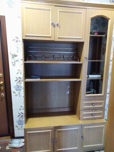 Продам шкаф срочно 