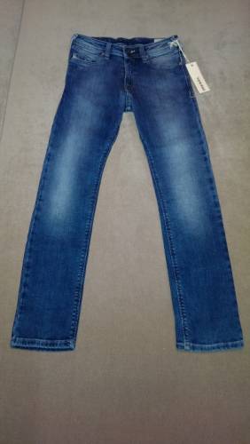 Новые джинсы Diesel р.134