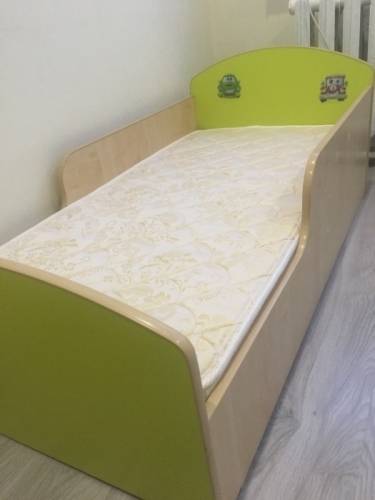 Продам кровать детскую 