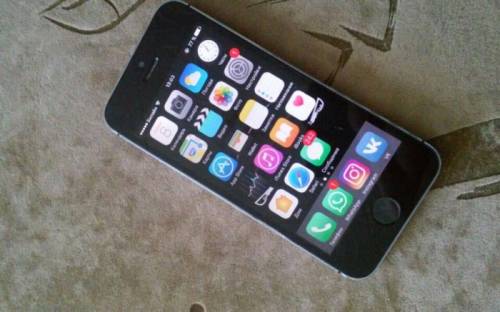 Продам IPhone 5s