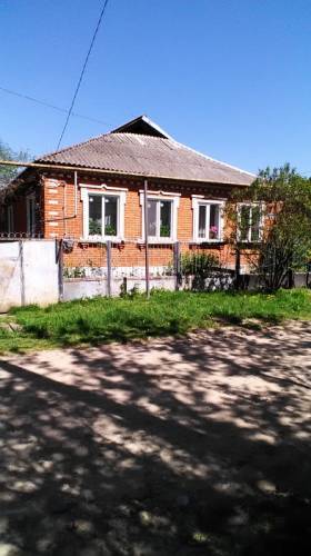 Продам 1/2 кирпич дома