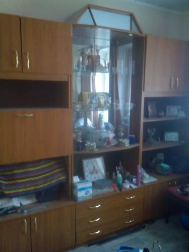 Продаю срочно стенку в хорошем состоянии