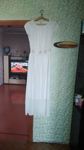 Продам белое платье в пол 42-48.Торг.