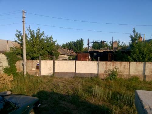 Продается земельный участок с постройками  