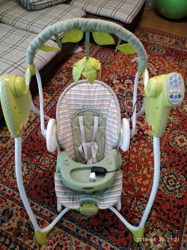 электронная качеля Graco