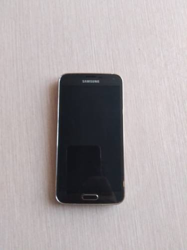 Продаю телефон модели самсунг гелакси s5