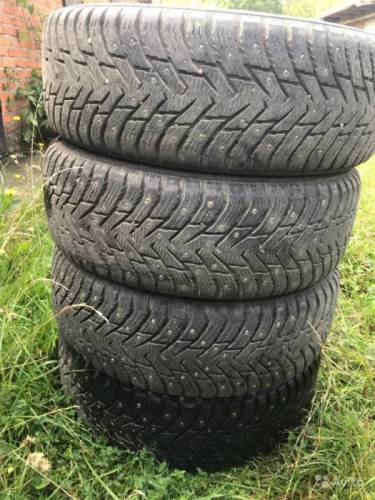 Шины зима Nokian Hakkapeliitta 8 215/65 r16 бу в отличном состоянии