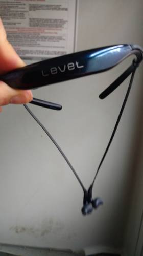 Блютуз наушники новые Samsung Level U
