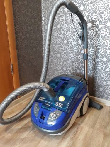 Продам моющий пылесос томас