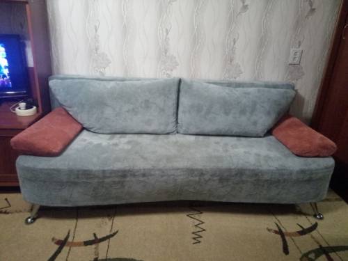 Продам диван б/у в хорошем состоянии.