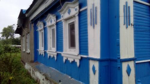 Продаю пол дома со всеми коммуникациями