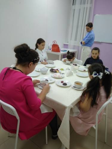 Продается детская школа этикета